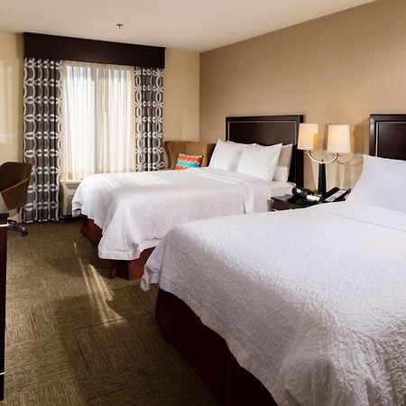 Hampton Inn & Suites Las Vegas South Екстериор снимка