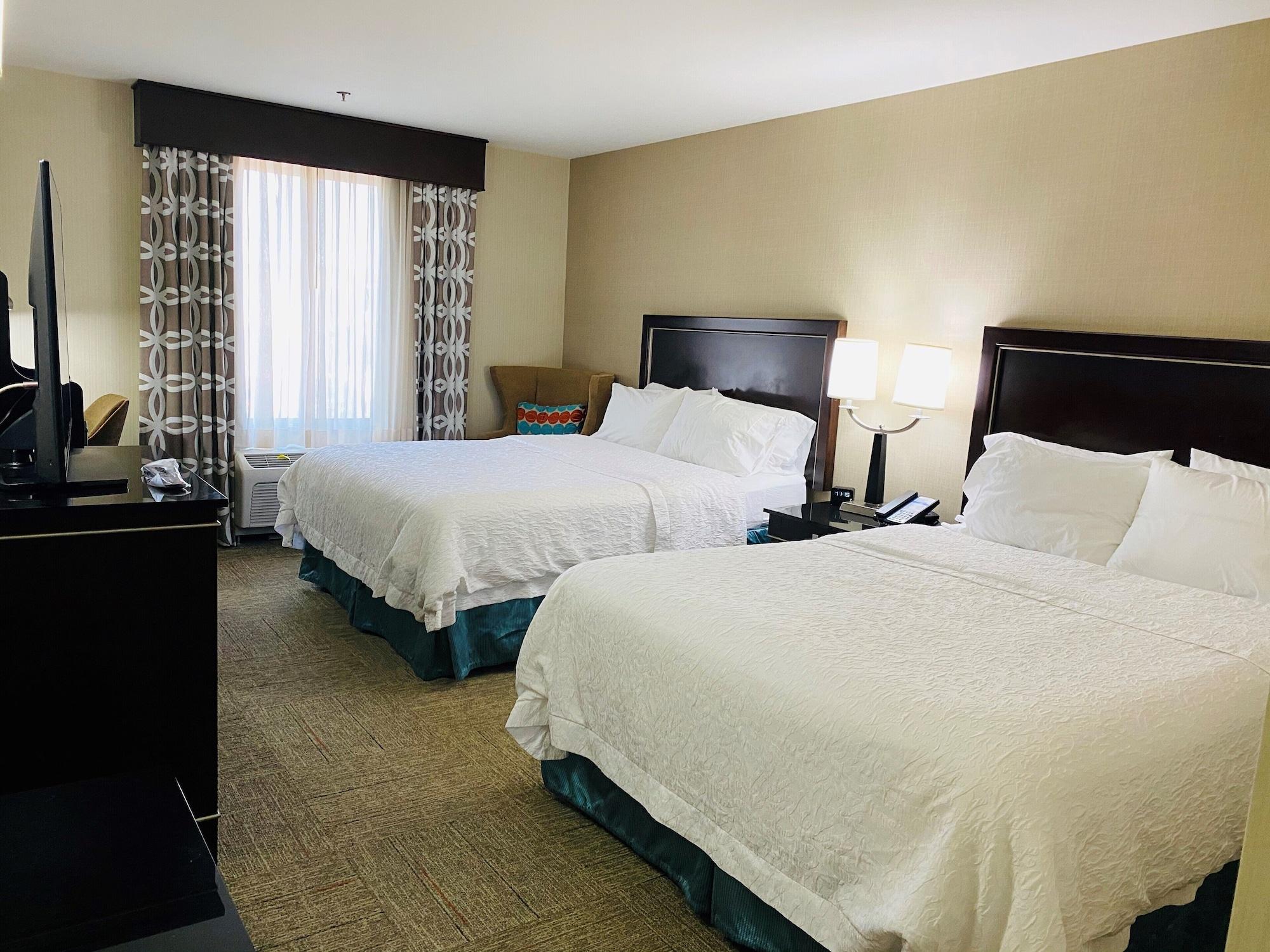 Hampton Inn & Suites Las Vegas South Екстериор снимка