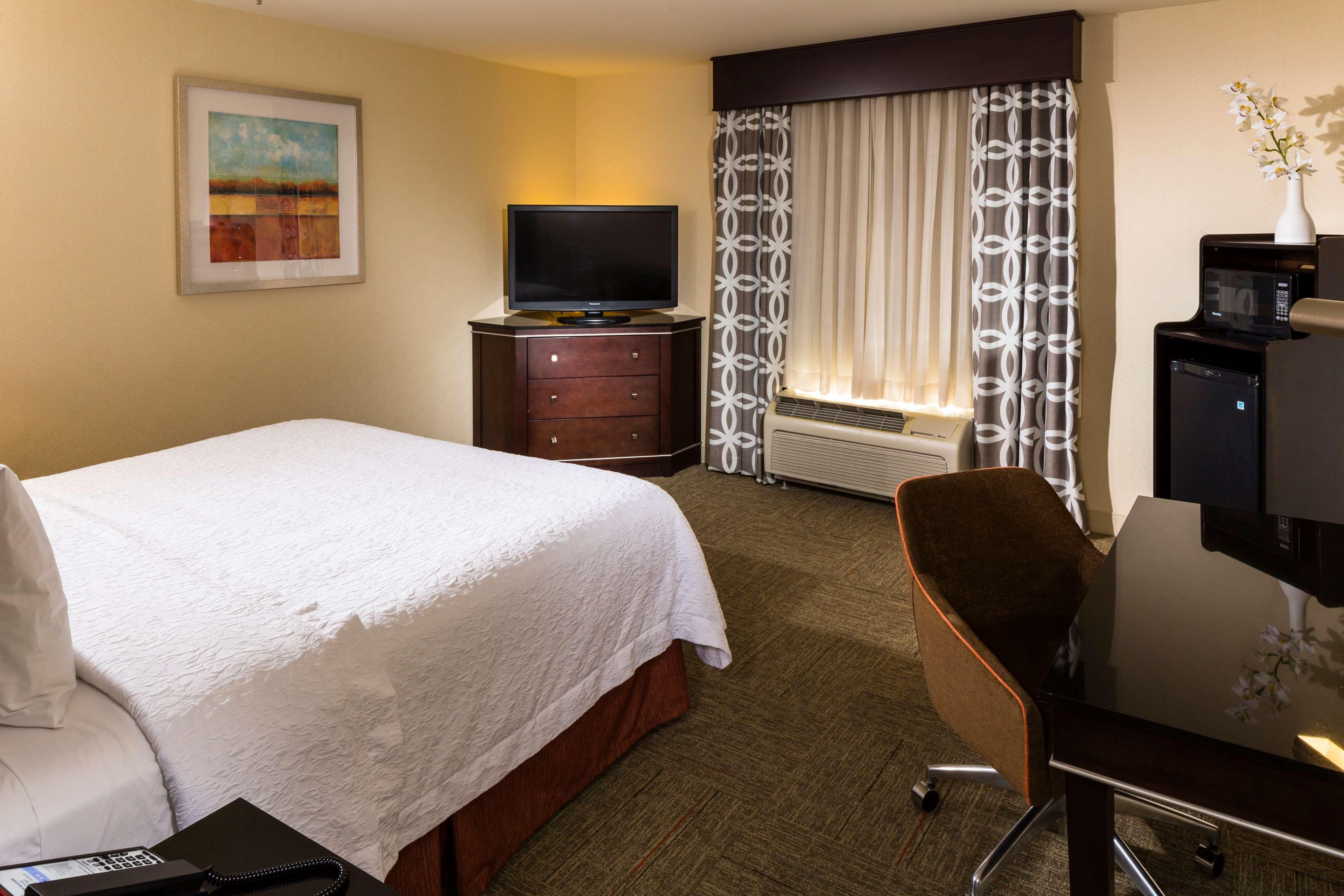 Hampton Inn & Suites Las Vegas South Екстериор снимка