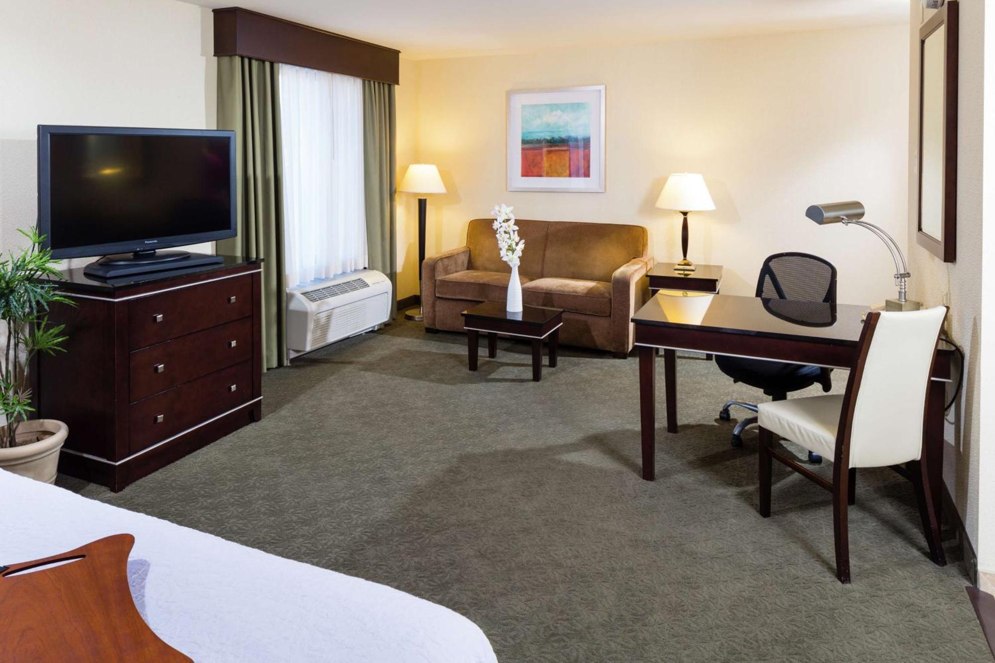 Hampton Inn & Suites Las Vegas South Екстериор снимка