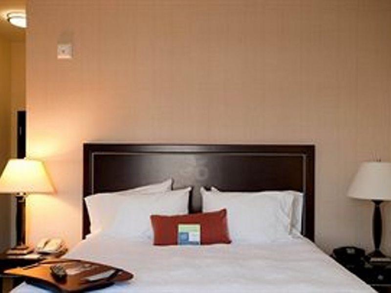 Hampton Inn & Suites Las Vegas South Екстериор снимка