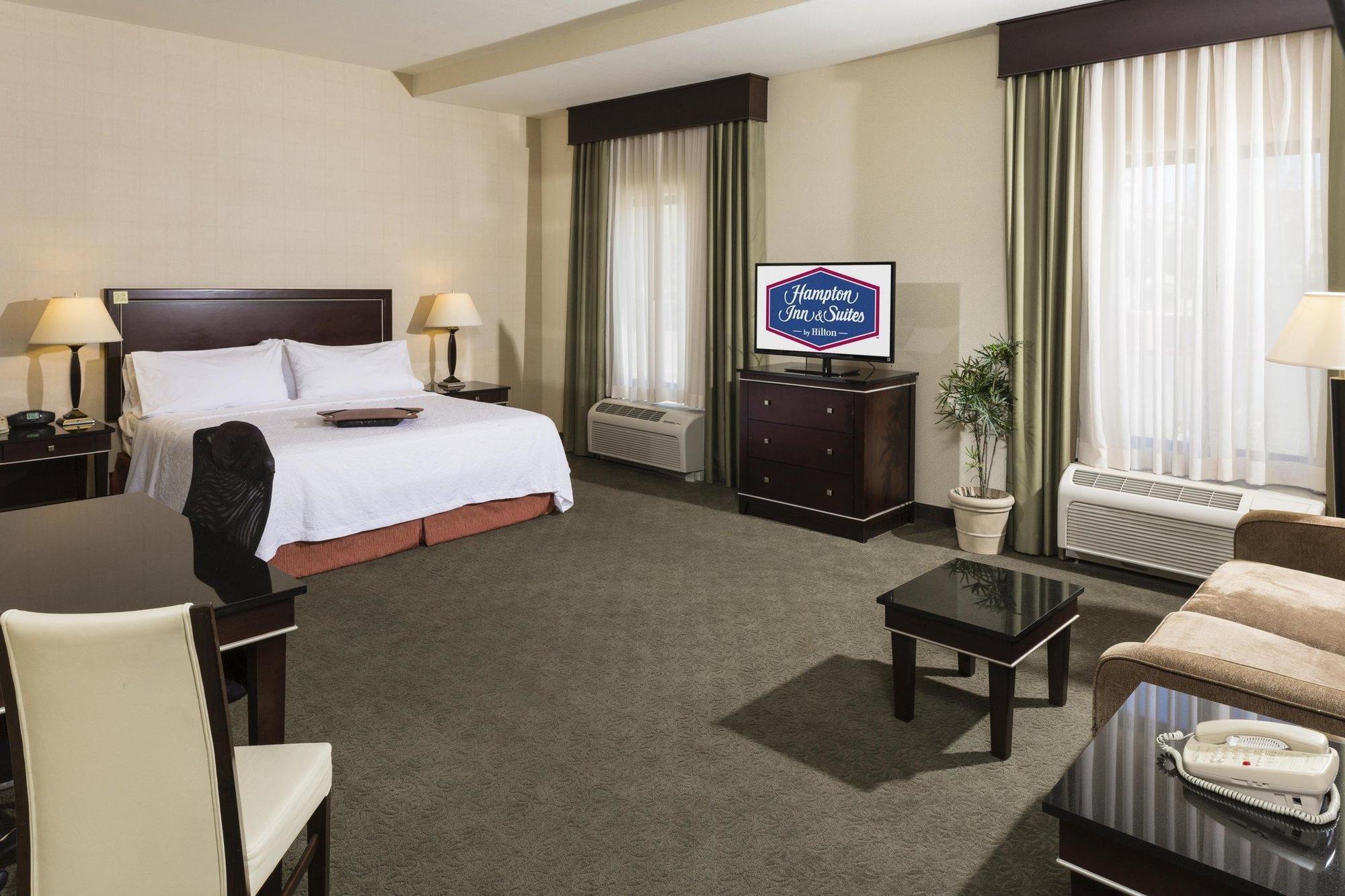 Hampton Inn & Suites Las Vegas South Екстериор снимка